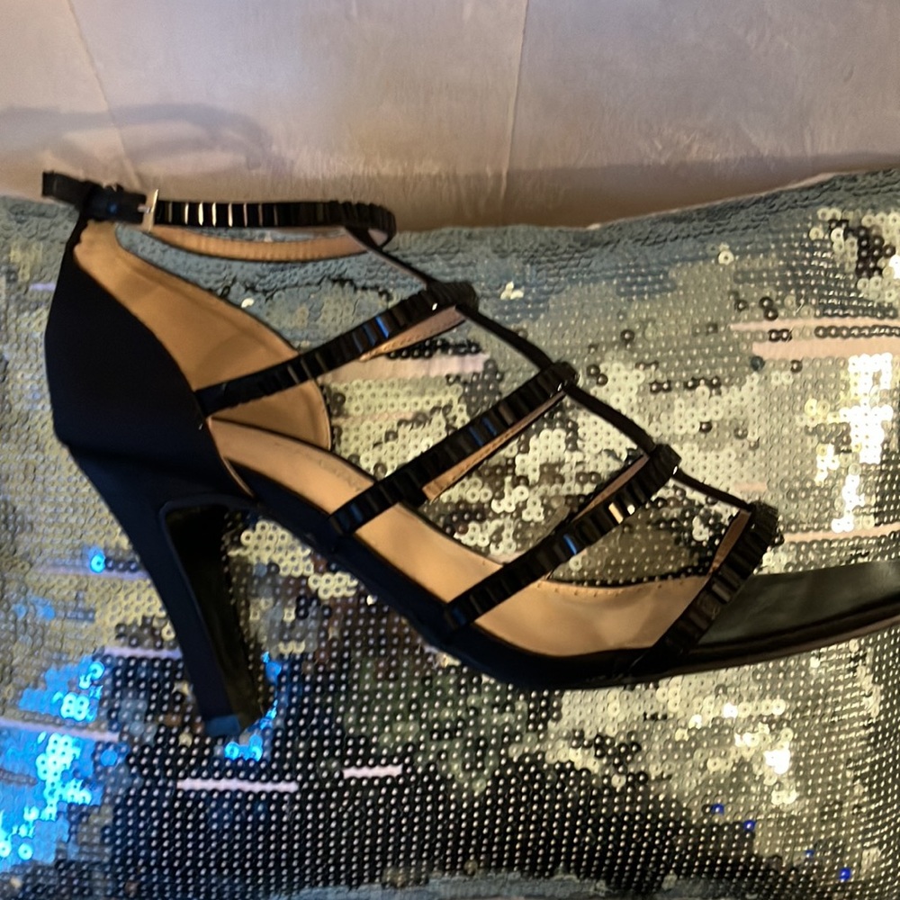 Adrienne Vitadini dressy sandals